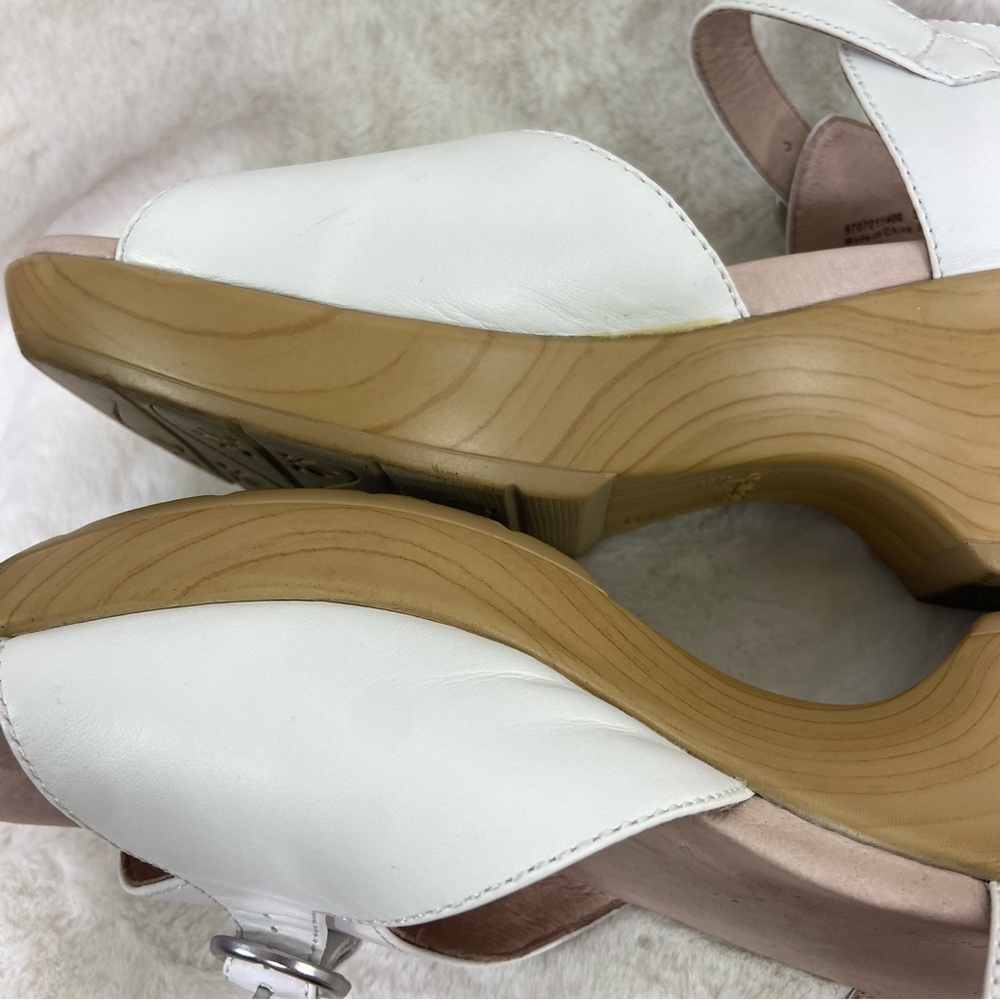 Dansko White June Leather Sandal size 39/8.5/9. - Picture 13 of 15